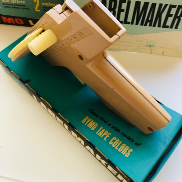1964 DYMO LABEL MAKER IN ORIGINAL BOX INCLUDES 4 ROLLS OF LABEL TAPE - Picture 4 of 16